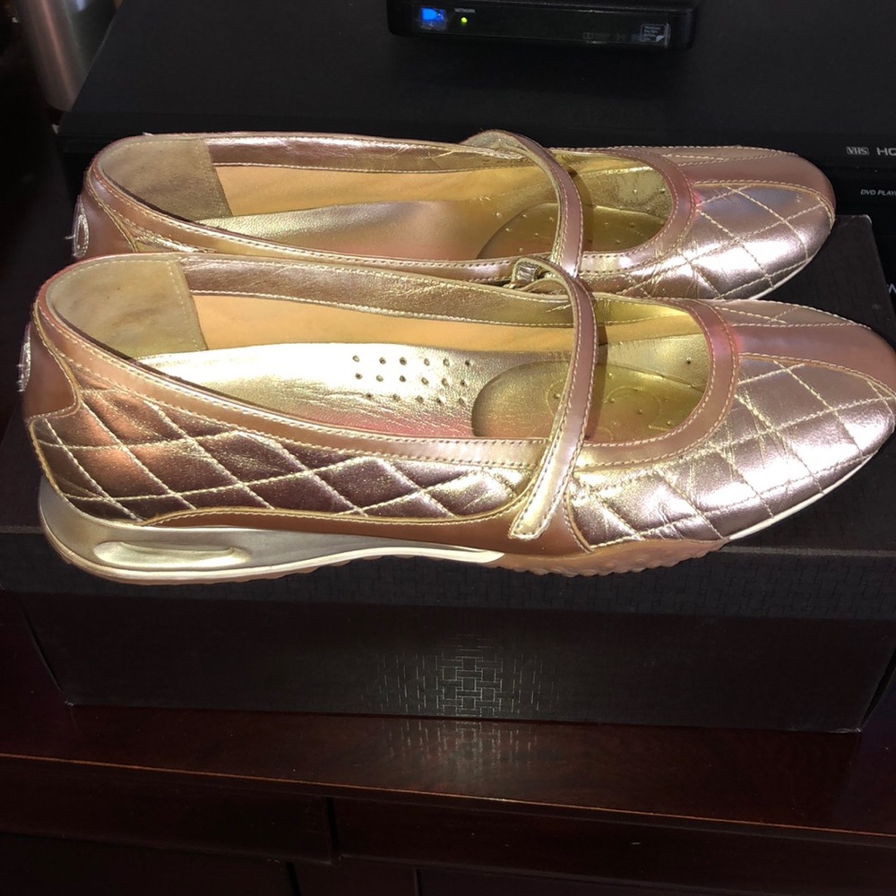 Women’s shoes